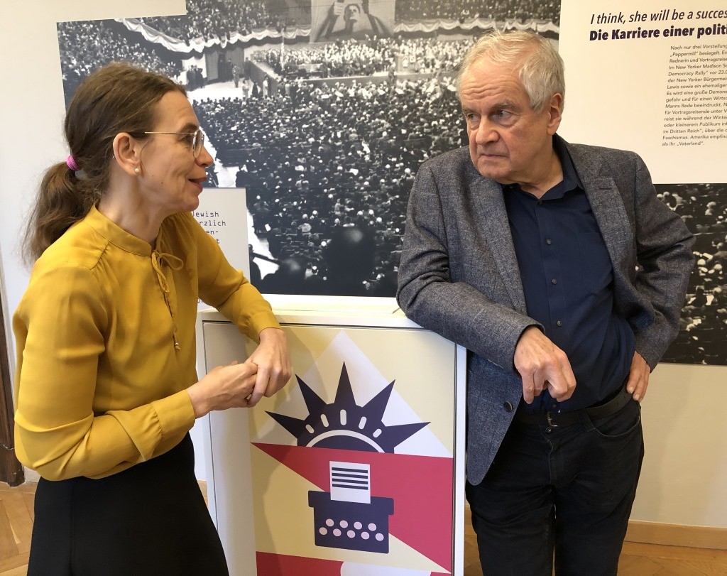 Frido Mann im Interview mit Anke Buettner über seine Tante Erika "Eingefuchst auf Antifaschismus" - Erika Mann als politische Rednerin. Ausstellung in der Monacensia