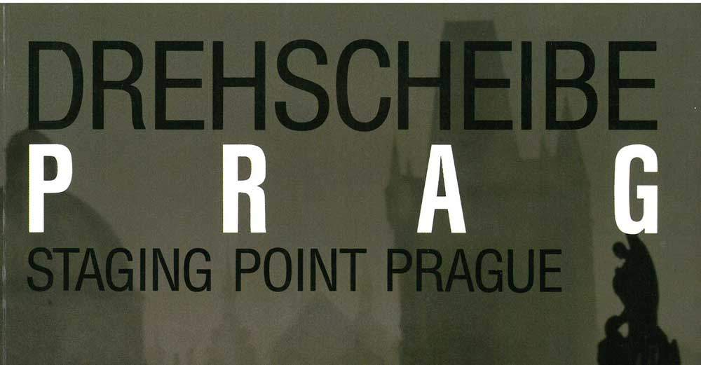 Katalog zu der Ausstellung Drehscheibe Prag. Deutsche Emigranten 1933-1939 des Adalbert Stifter Vereins (1989). Die Ausstellung beleuchtete auch Erika Mann und die Tschechoslowakei.