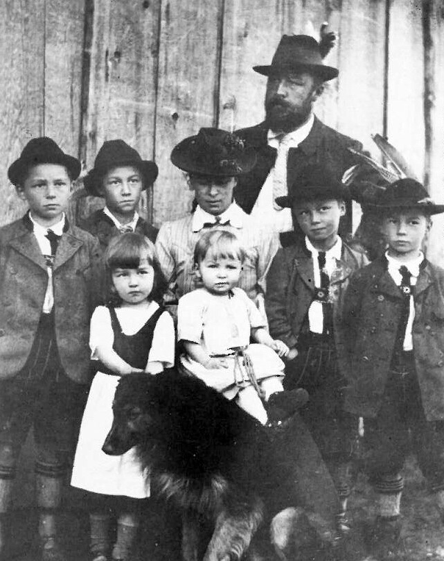 Ellen Ammann, Familienfoto, Hindelang. #femaleheritage. Foto: Archiv des Katholischen Deutschen Frauenbundes – Landesverband Bayern