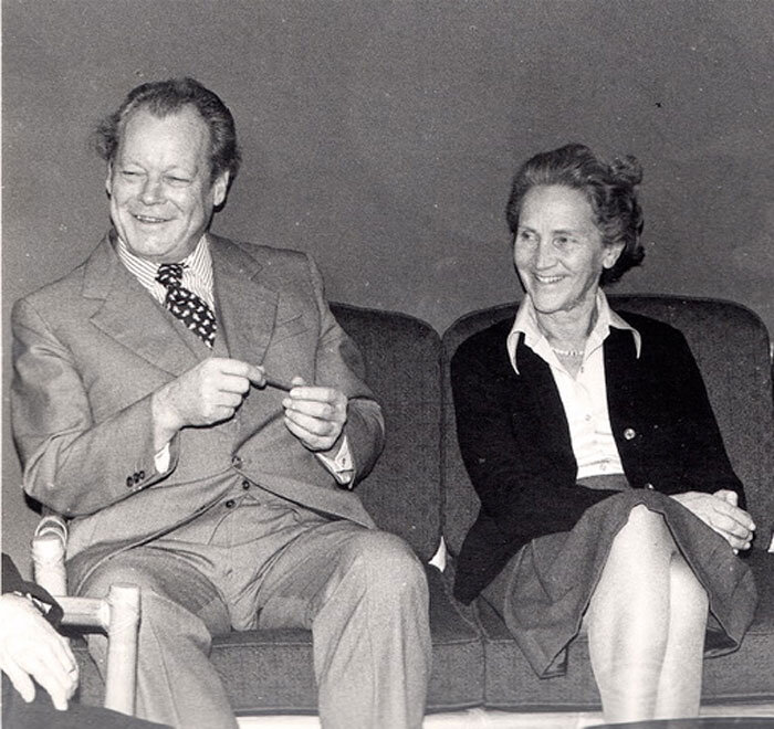 Willy Brandt und Marion Dönhoff im Aspen-Institut, Berlin (Entstehungszeit unbekannt) Copyright Archiv Marion Dönhoff Stiftung #femaleheritage