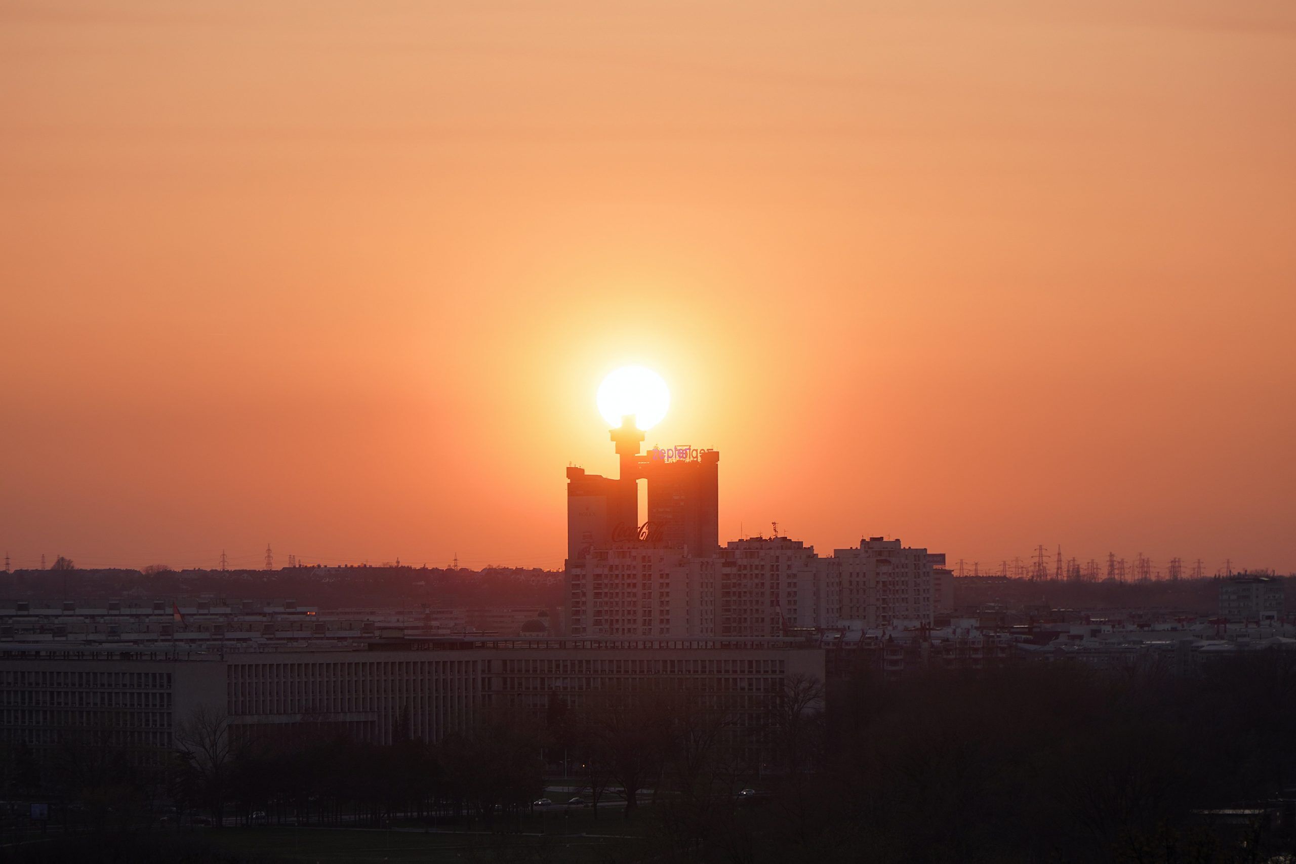 Genex-Turm in Belgrad, Foto von Ivan Aleksic / Unsplash