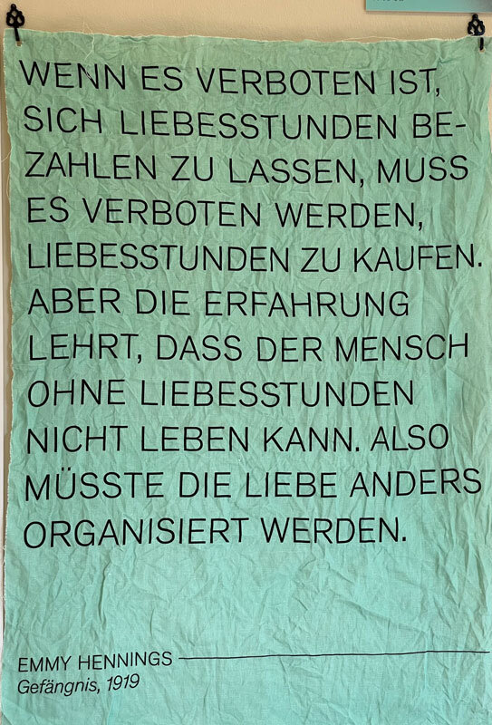 Zitat aus Emmy Hennings' Roman Gefängnis über Liebesstunden. #FrauenDerBoheme