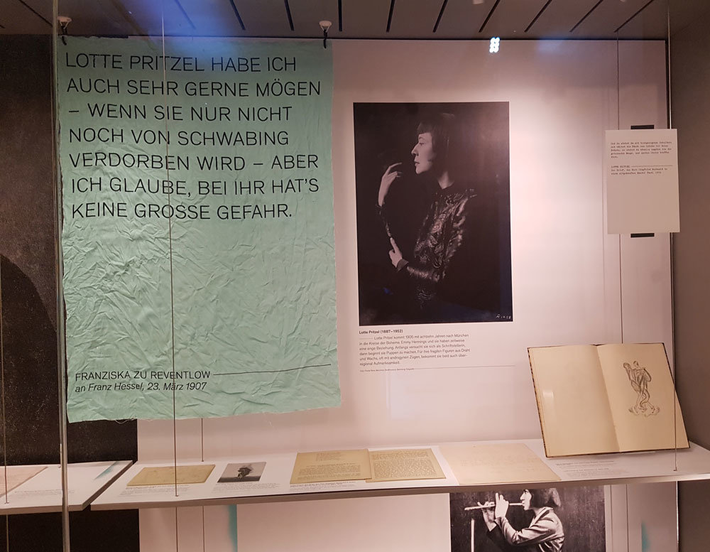 Blick in die Ausstellung #FrauenDerBoheme: Lotte Pritzel und ihre Figurinen.