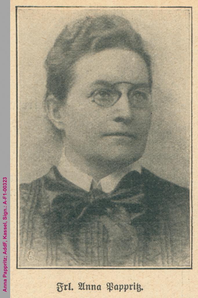 Porträt von Anna Pappritz ca. 1900, aus: Die Welt der Frau, 1912, Beilage nach S. 184ff: Frauenkongreß, S. 9. Gemeinfrei. AddF, Kassel, Sign. A-F1-00323. #FrauenDerBoheme