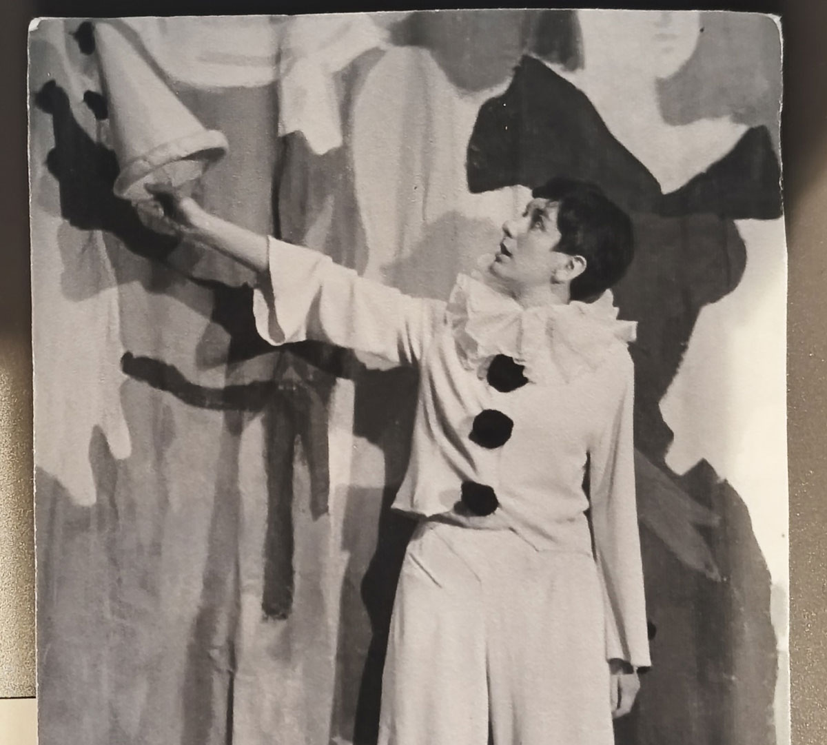 Erika Mann in der «Pfeffermühle», Vitrine, Ausstellung «Literarisches München zur Zeit von Thomas Mann» der Monacensia, © Volha Hapeyeva