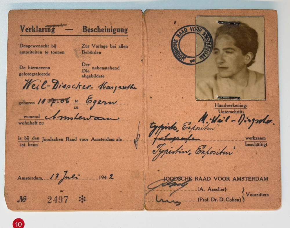 Ausweis von Grete Weil über die Beschäftigung beim »Jüdischen Rat» Amsterdam.