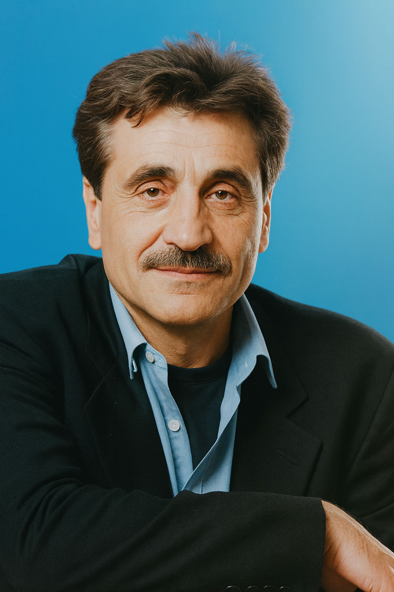 Porträt Mann mit Schnauzer: Manfred Grunert