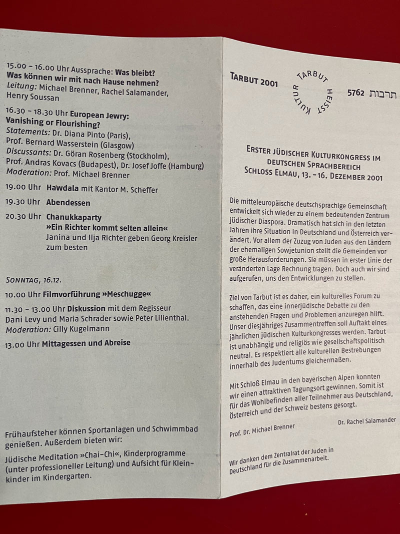aufgeschlagener Programm-Flyer vom Tarbut-Kulturkongress 2001 auf Schloss Elmau