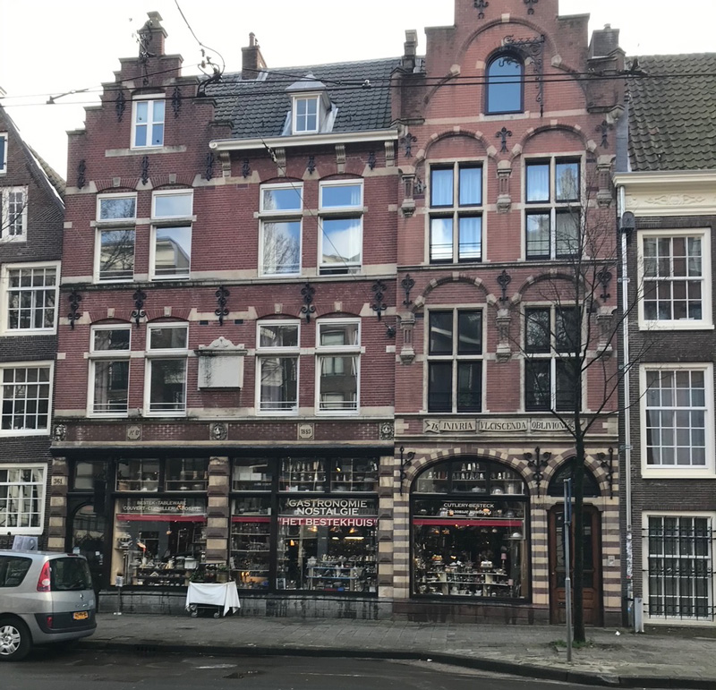 Haus Nieuwezijds Vorburgwal 365 in Amsterdam heute. Versteck von Grete Weil. © Ingvild Richardsen.