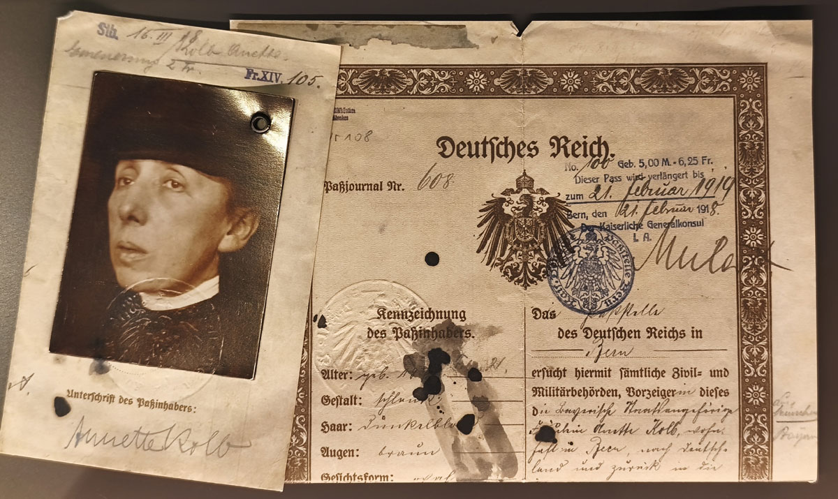 Reisepass mit foto von Annette Kolb, Monacensia, #LiterarischesMünchen.