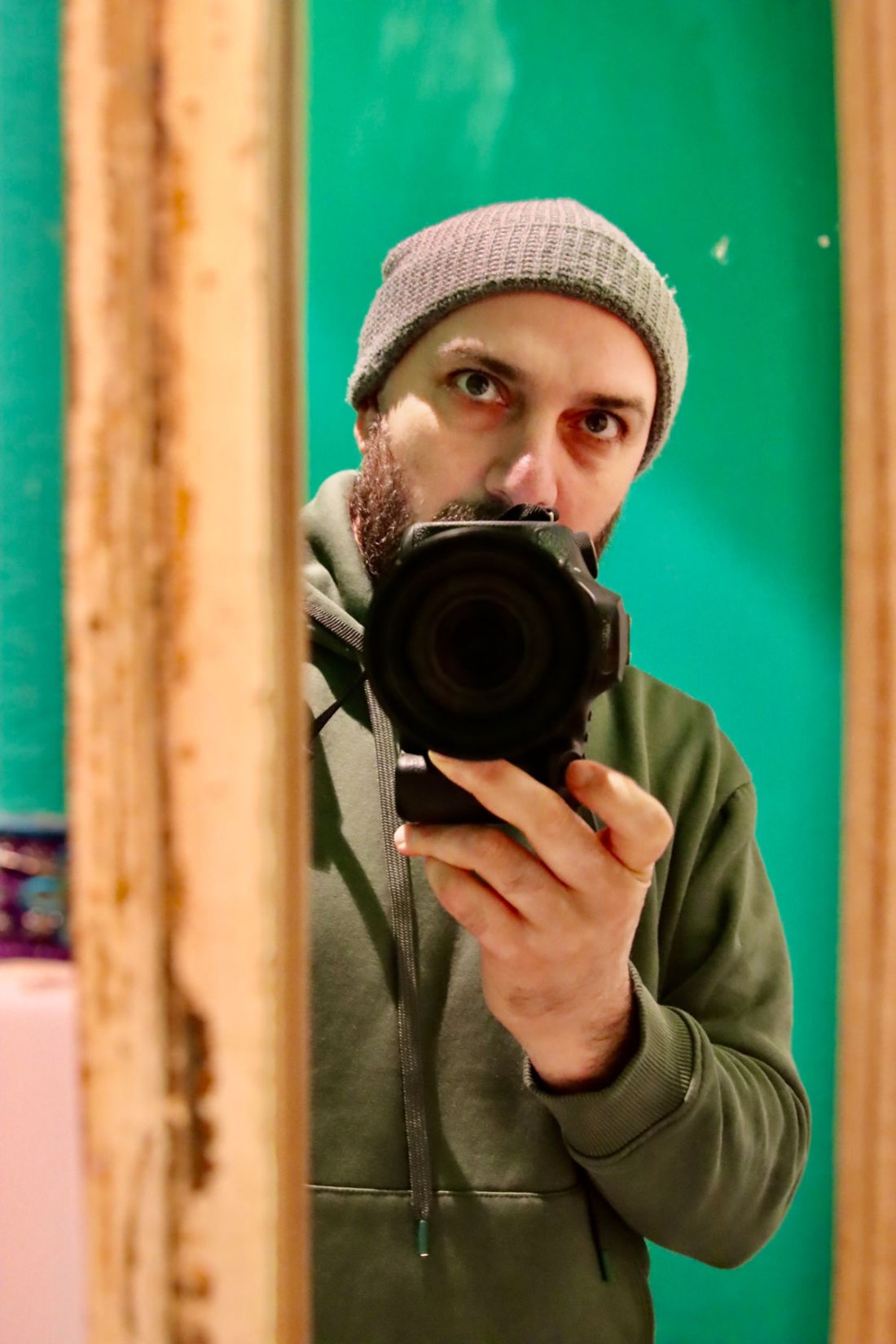 Delschad Numan Khorschid mit Kamera, ein Selbstporträt